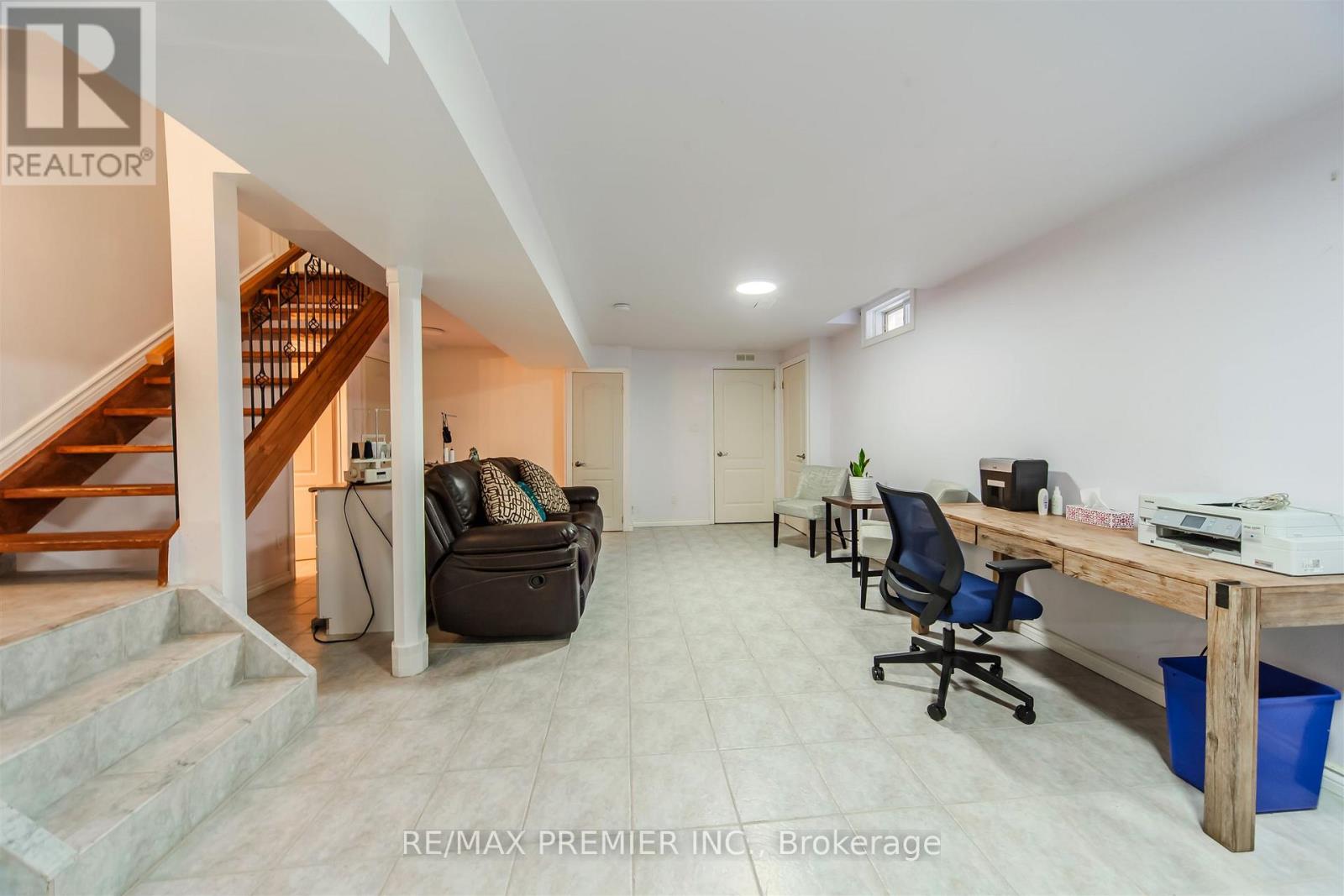17 VILLANDRY CRESCENT - 27
