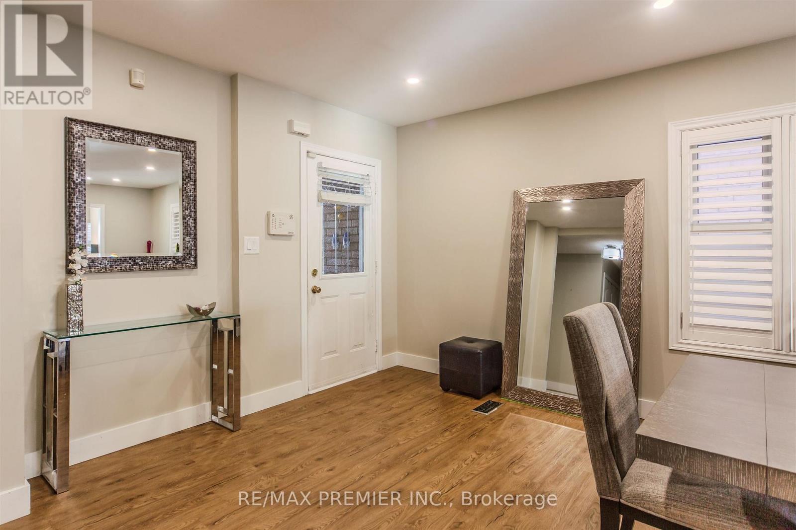 17 VILLANDRY CRESCENT - 3