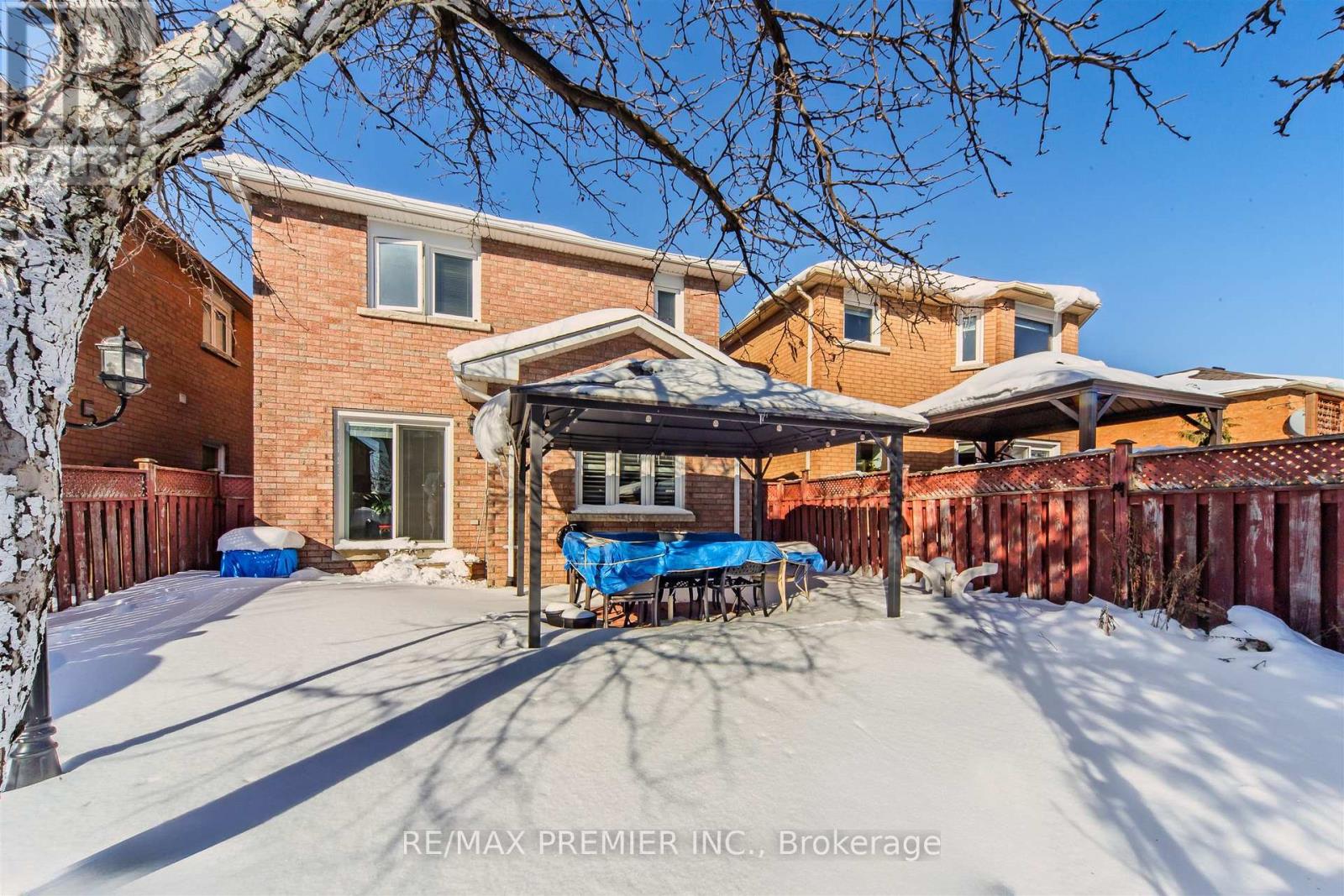 17 VILLANDRY CRESCENT - 33