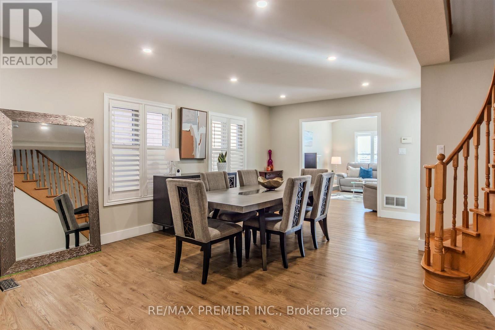 17 VILLANDRY CRESCENT - 4