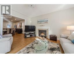 Kitchen - 17 Villandry Crescent, Vaughan, ON L6A2R2 Photo 8
