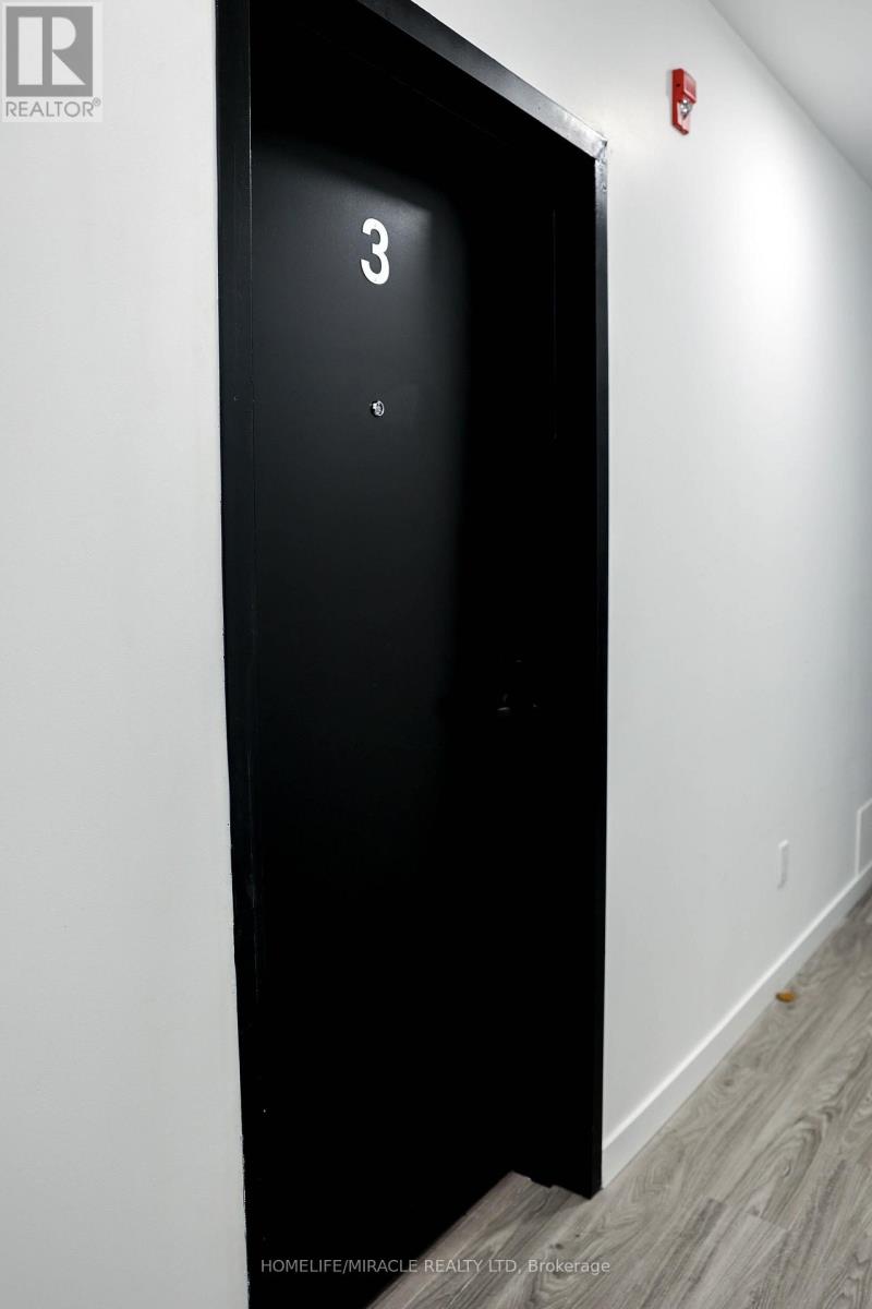 3 - 148 GLENLAKE AVENUE - Photo 4 of 9, Toronto (High Park North), Ontario