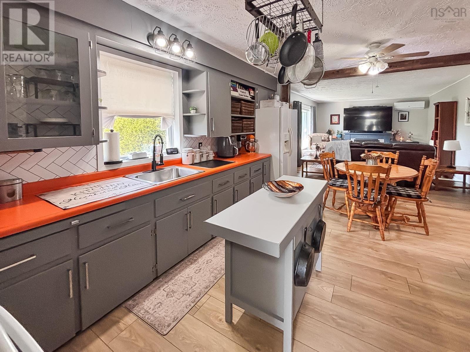 Property 19 of 27 of 4330 Northfield Road