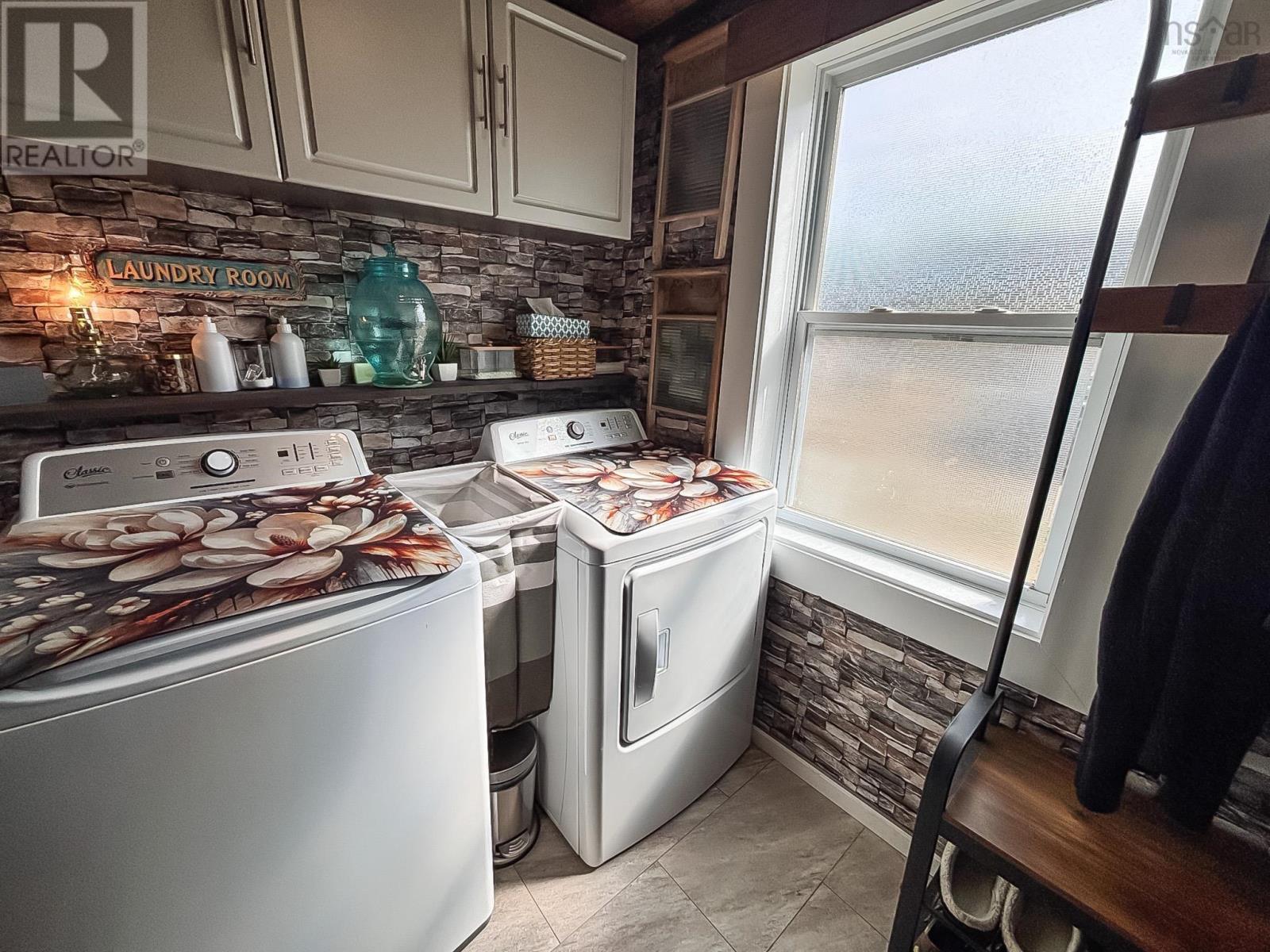 Property 14 of 27 of 4330 Northfield Road