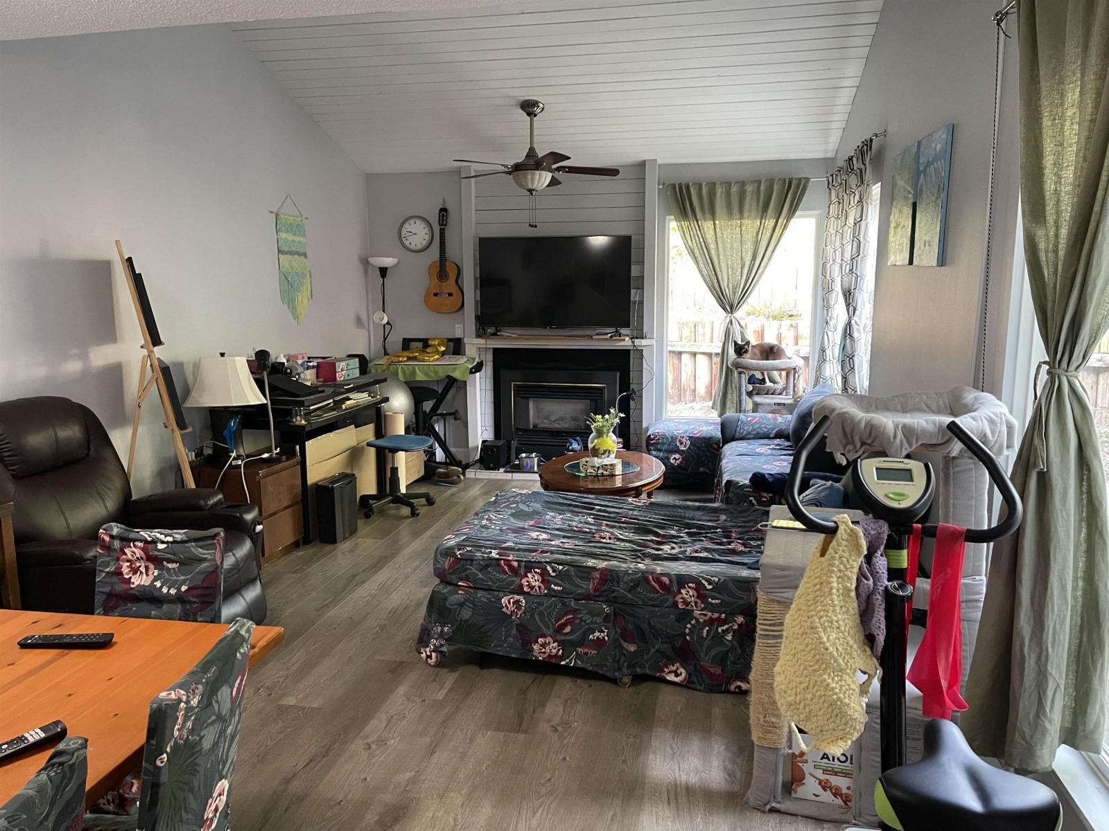 19205 FAIRWAY DRIVE, Surrey