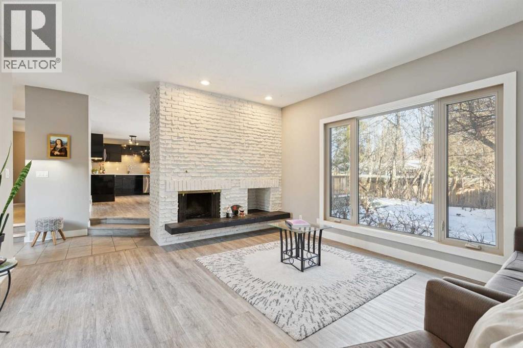 5432 Silverdale Drive NW - Photo 4 of 50, Calgary, Alberta