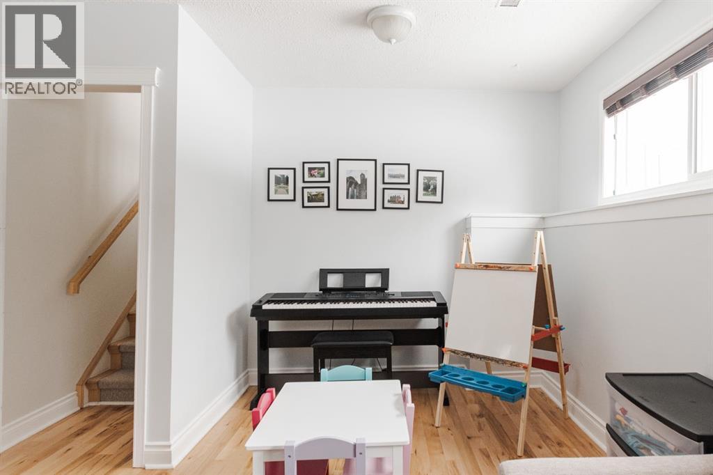 121 Hinge Road, Fort McMurray