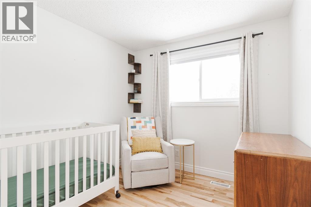 121 Hinge Road, Fort McMurray