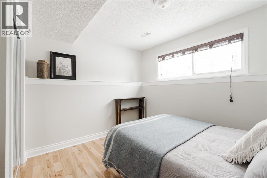 121 Hinge Road, Fort McMurray