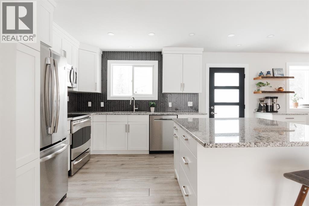 121 Hinge Road, Fort McMurray