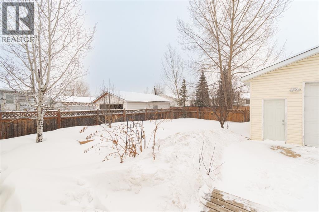 121 Hinge Road, Fort McMurray