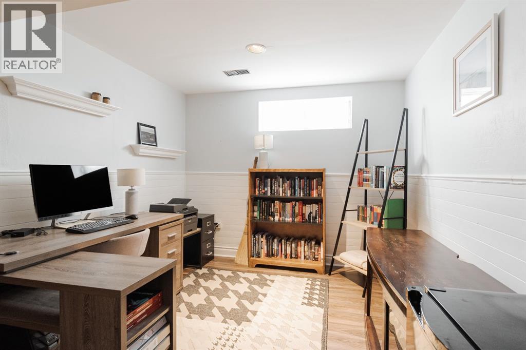 121 Hinge Road, Fort McMurray