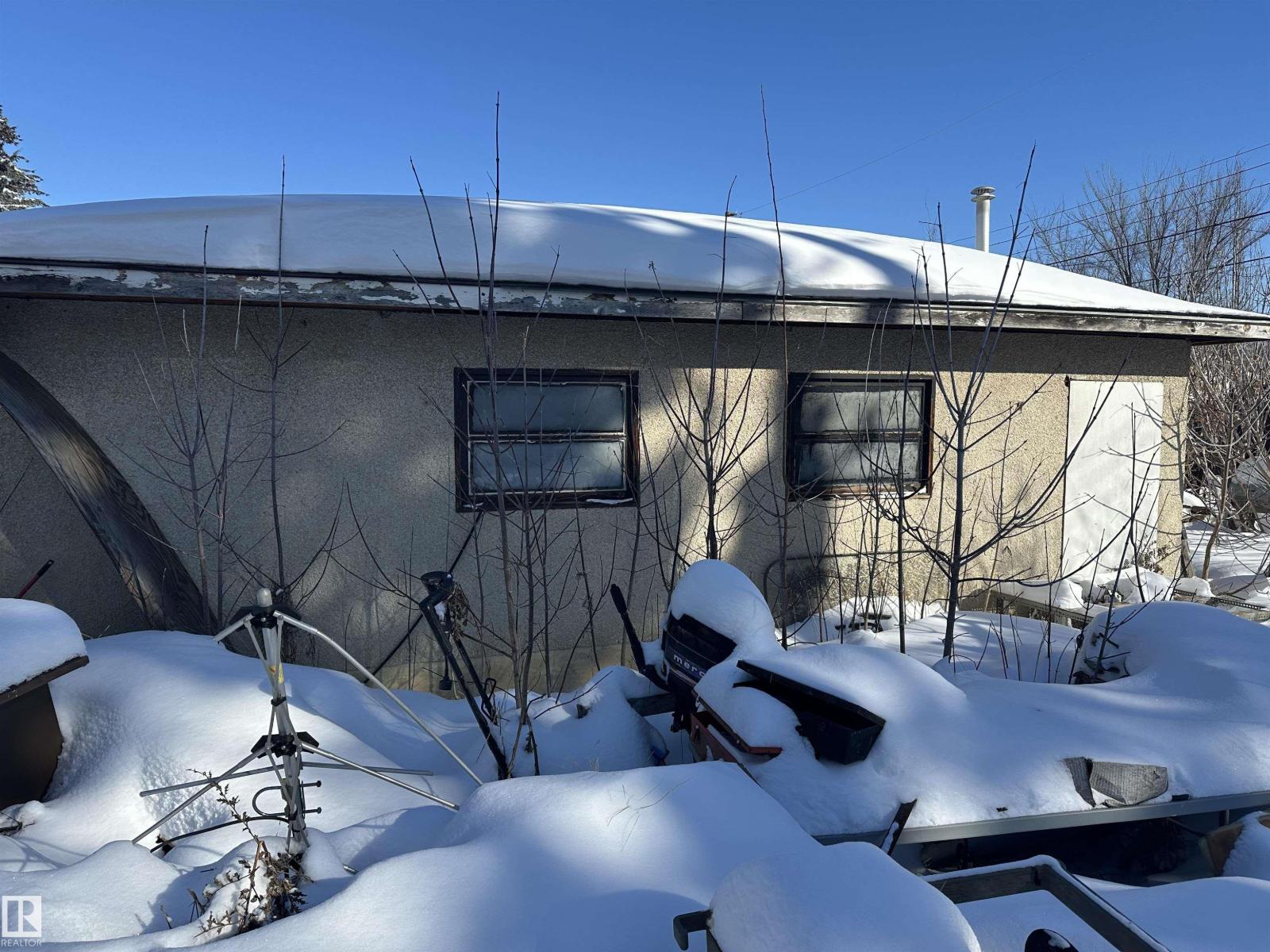 8 SHERIDAN DR, St. Albert