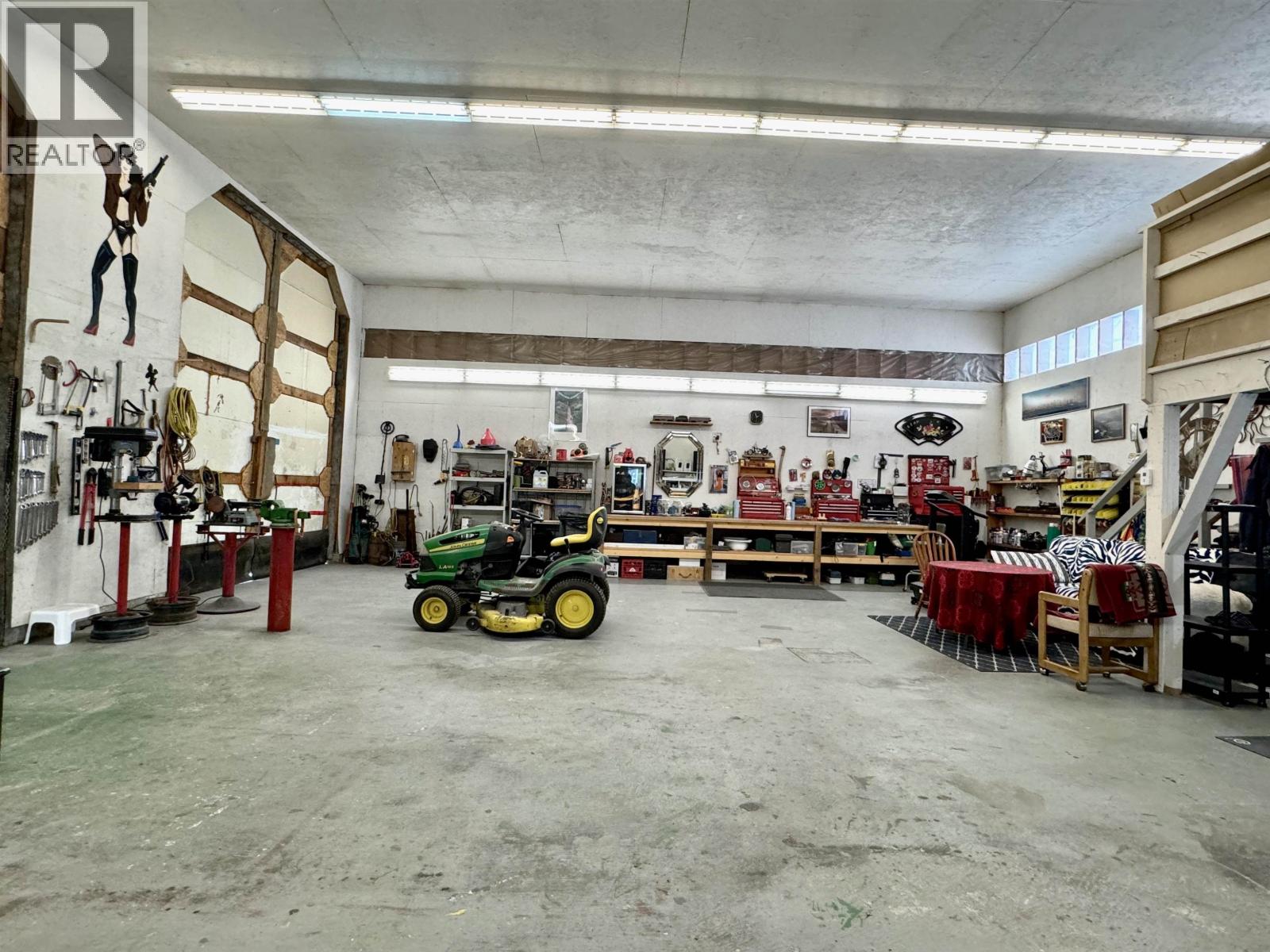 7028 N NETHERLAND ROAD, Lone Butte