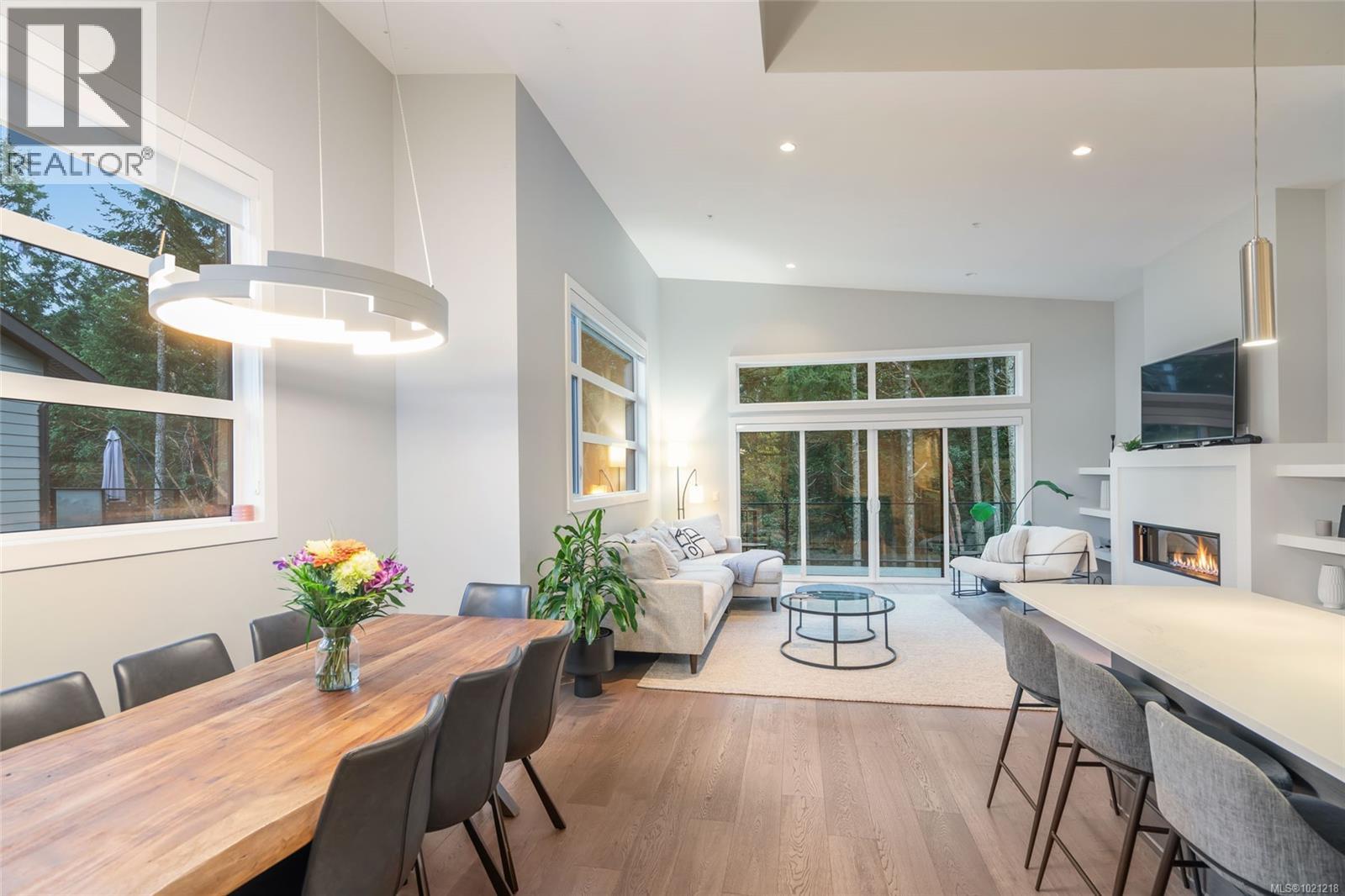 266 CRESTLINE TERR - 18