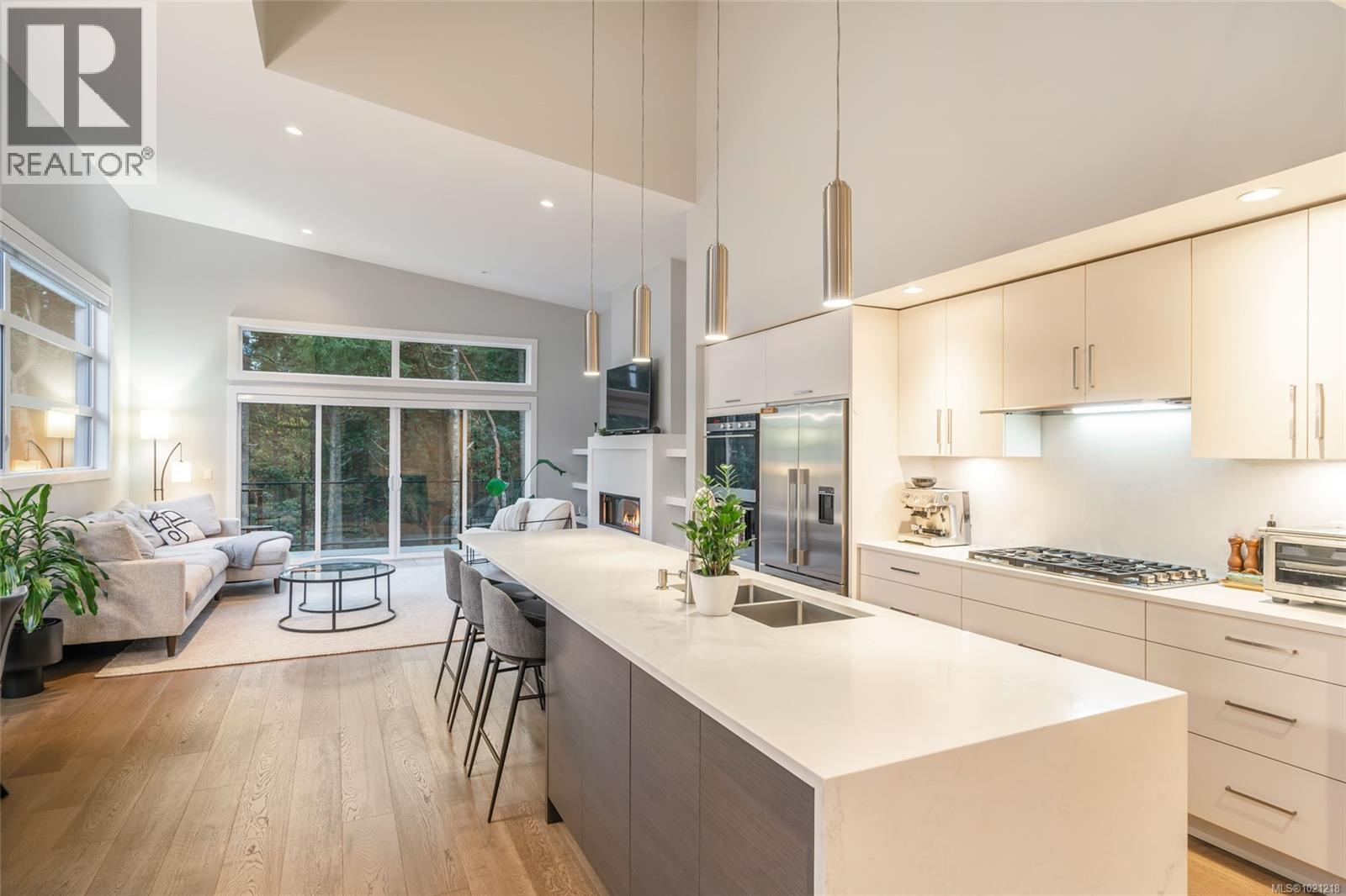 266 CRESTLINE TERR - 14