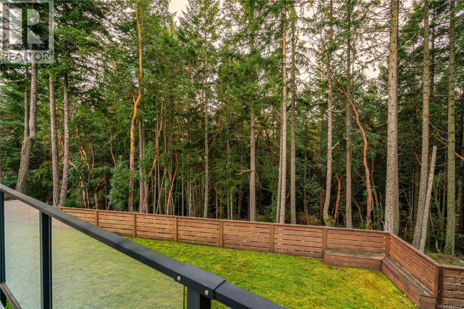 266 CRESTLINE TERR - 35