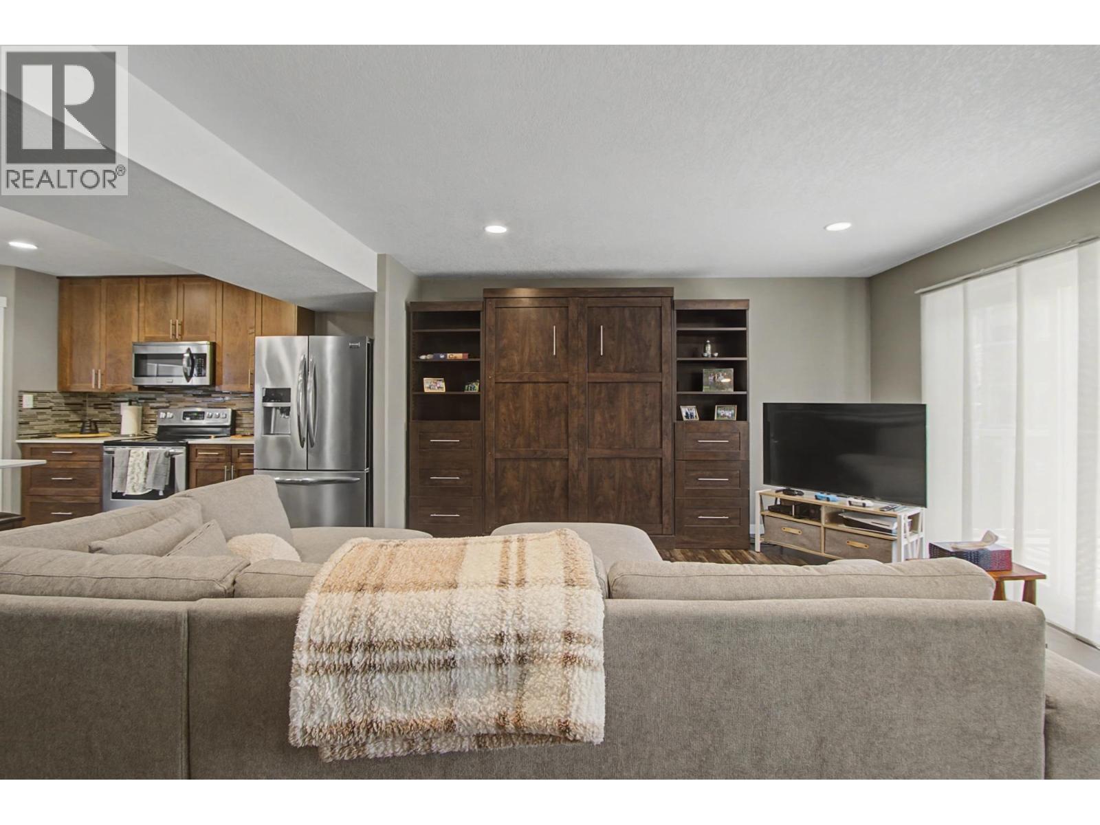 201 7400 CREEKSIDE WAY, Prince George