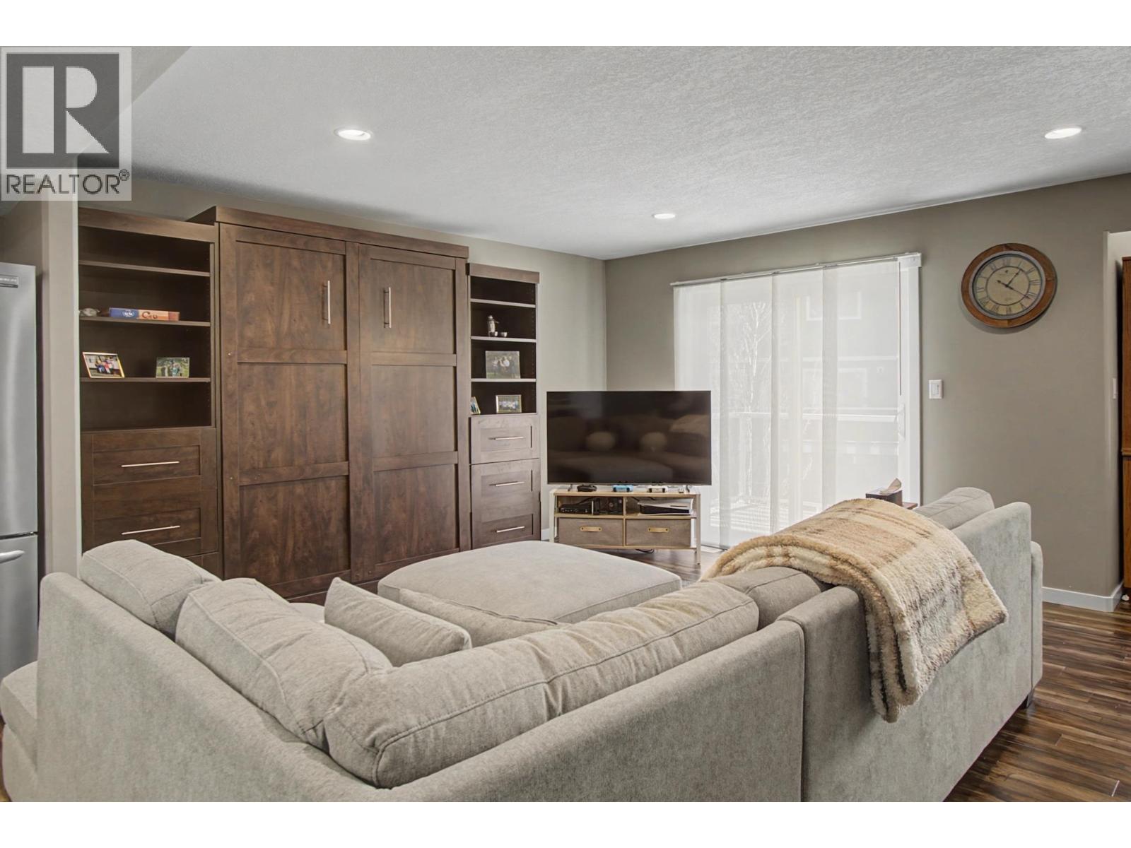 201 7400 CREEKSIDE WAY - Photo 4 of 22, Prince George, British Columbia