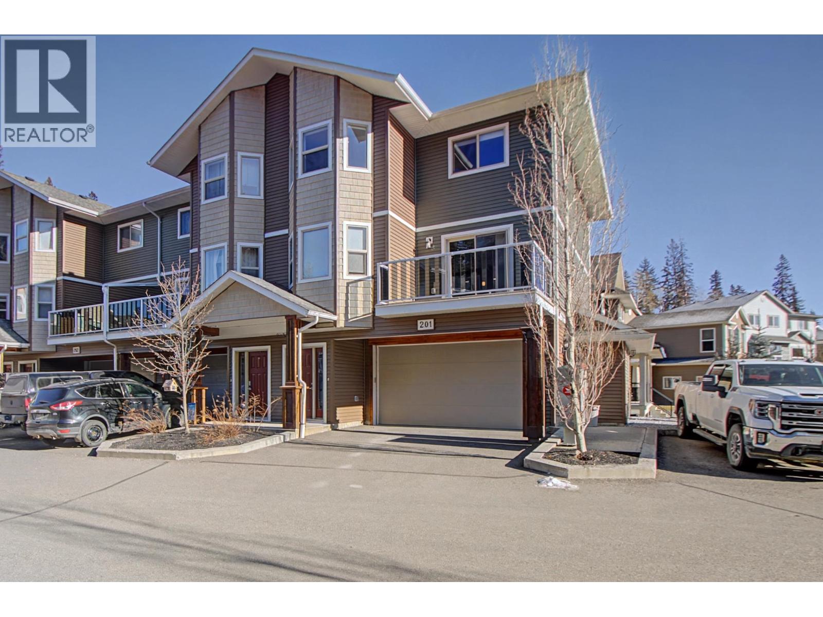 201 7400 CREEKSIDE WAY - Photo 2 of 22, Prince George, British Columbia