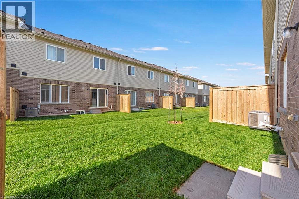 205 THAMES Way Unit# 17 - Photo 4 of 43, Hamilton, Ontario