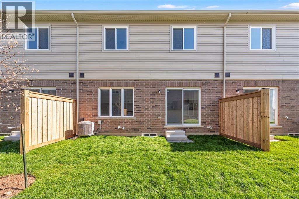 205 THAMES Way Unit# 17 - Photo 5 of 43, Hamilton, Ontario