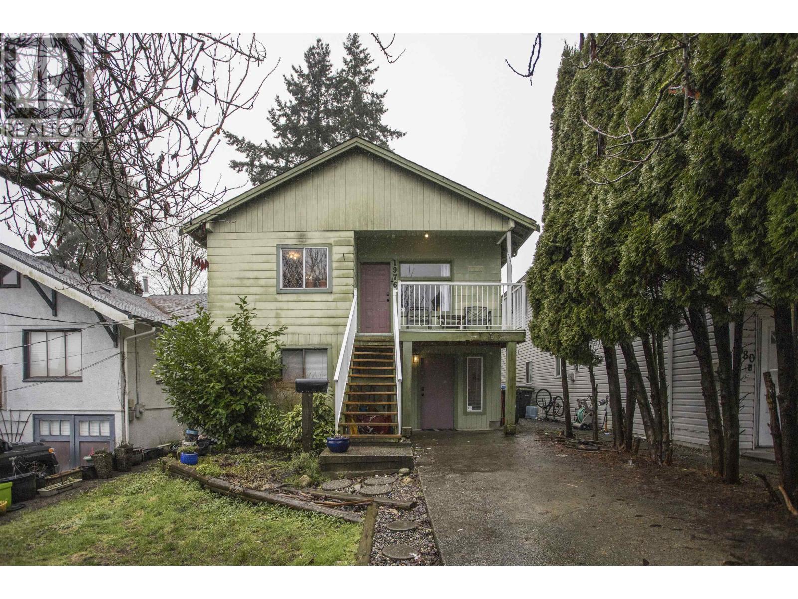 1976 WARWICK Avenue - photo 2