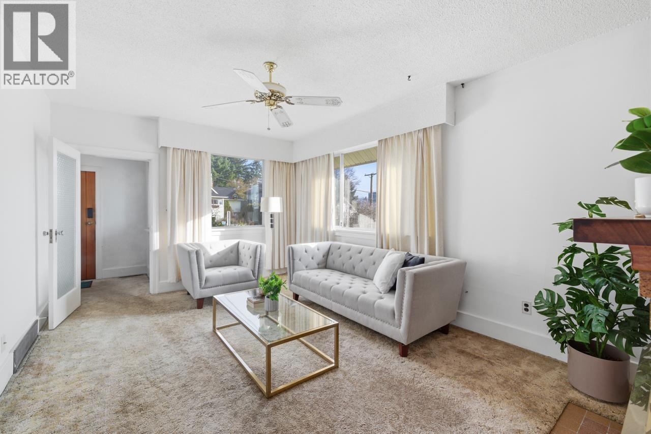 348 SIMPSON Street - photo 2