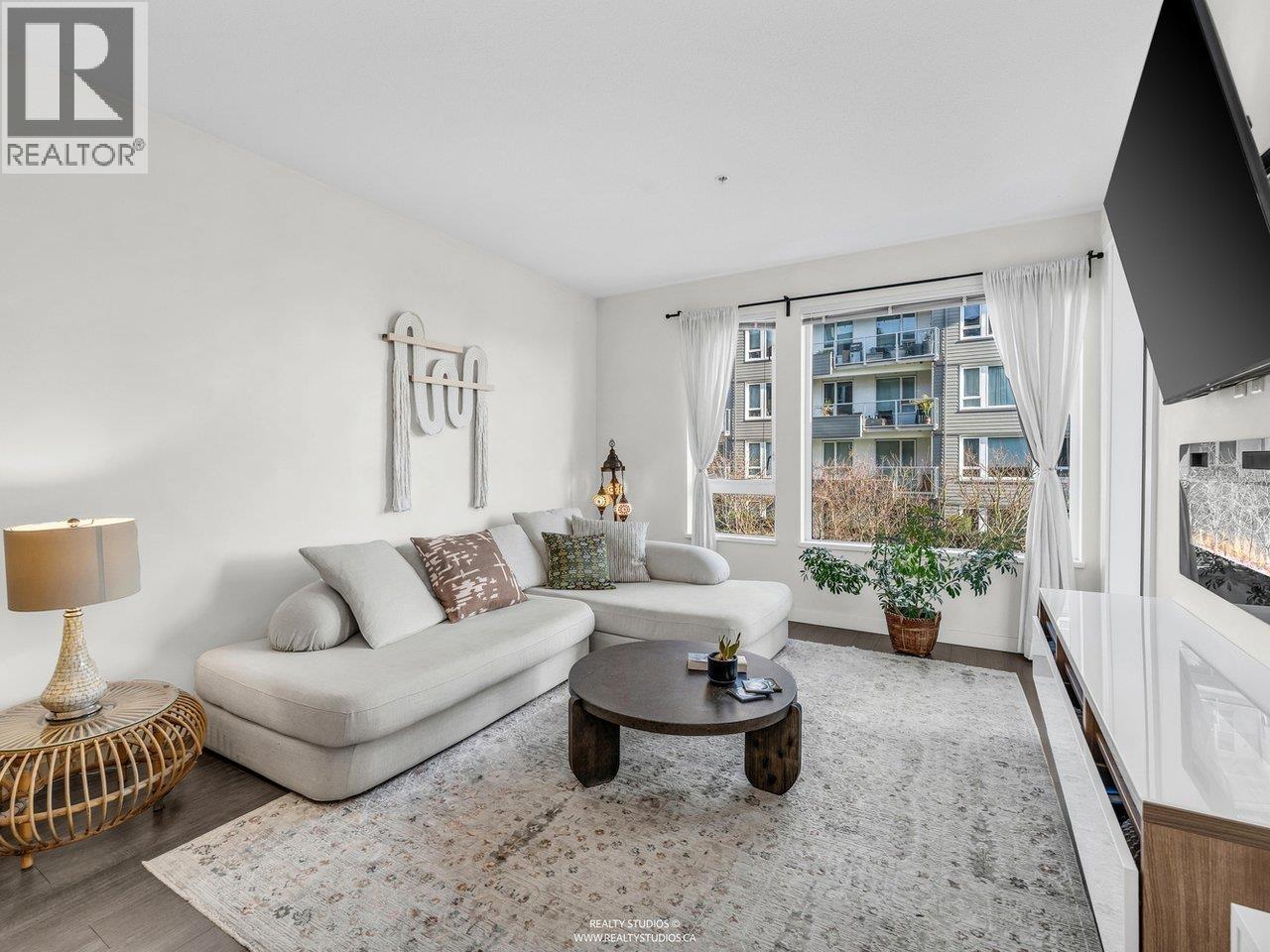 207 255 W 1ST STREET, North Vancouver