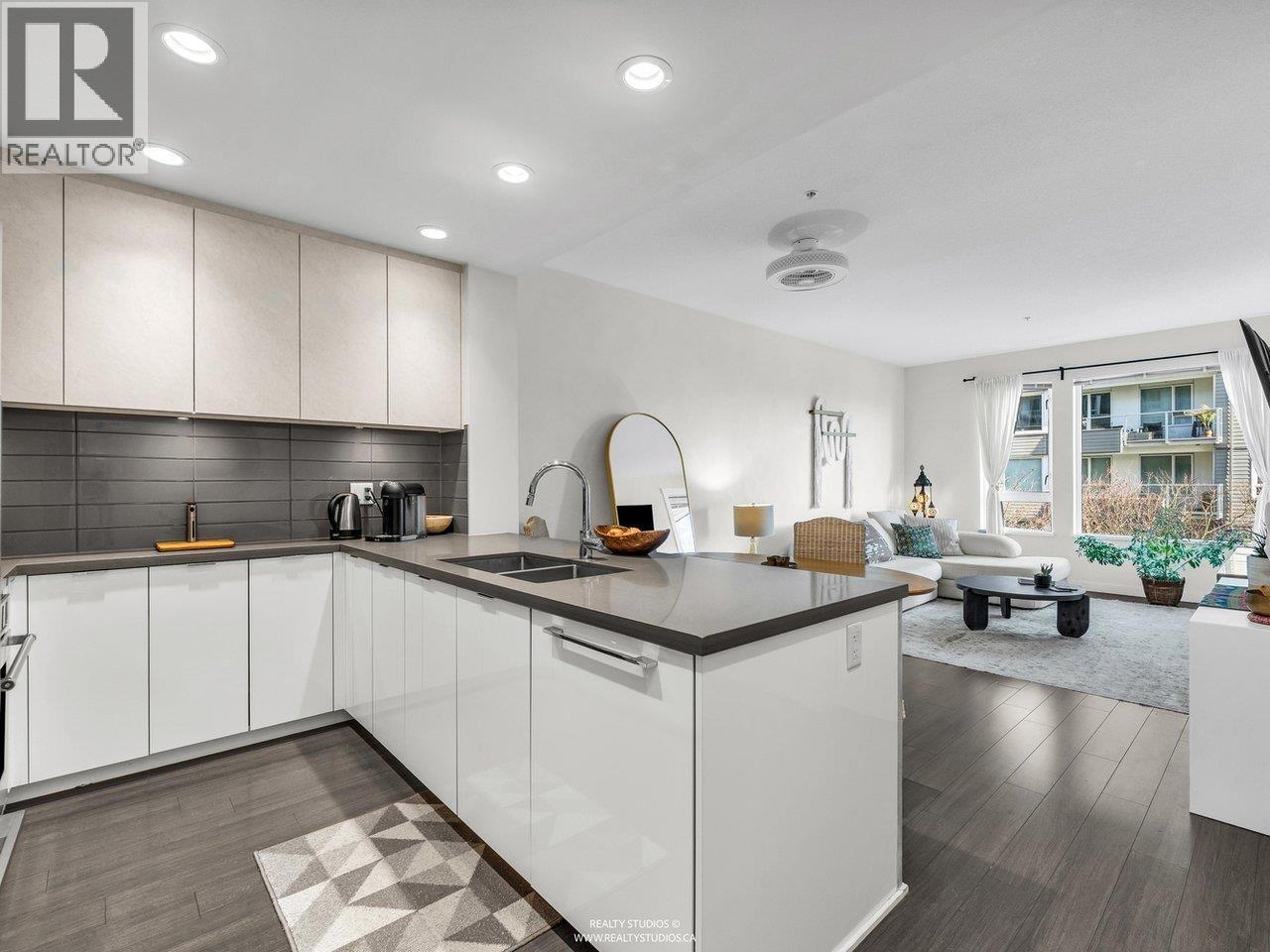 207 255 W 1ST STREET, North Vancouver