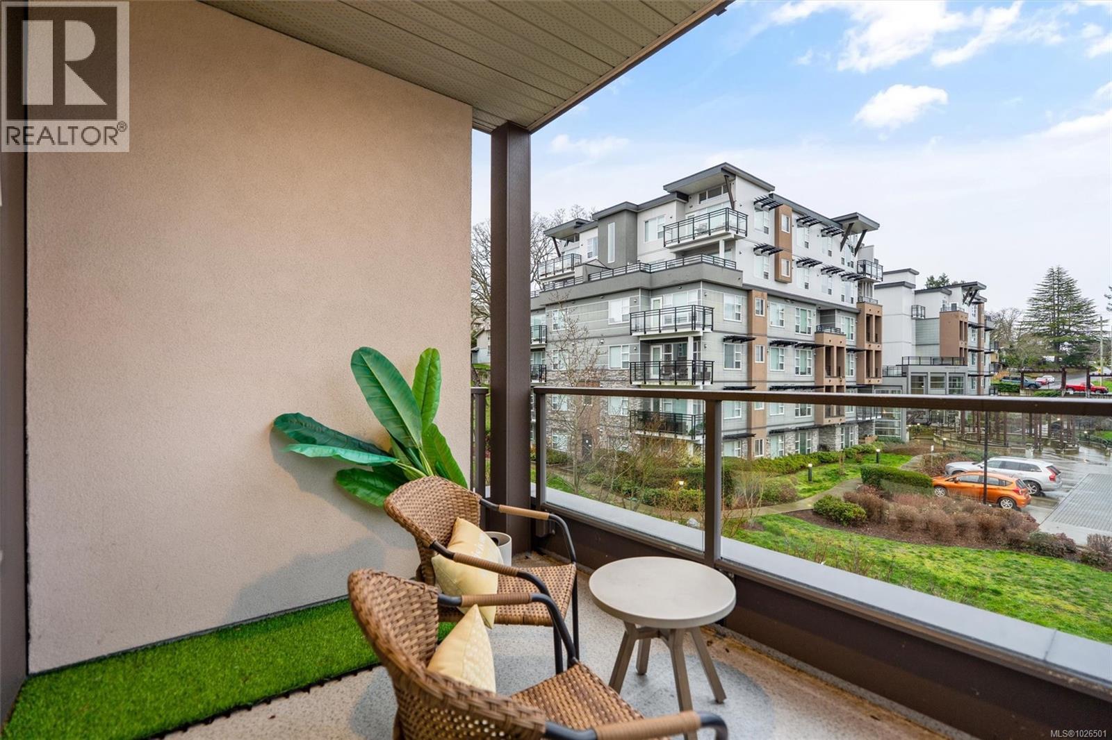 304 3333 Glasgow Ave, Saanich