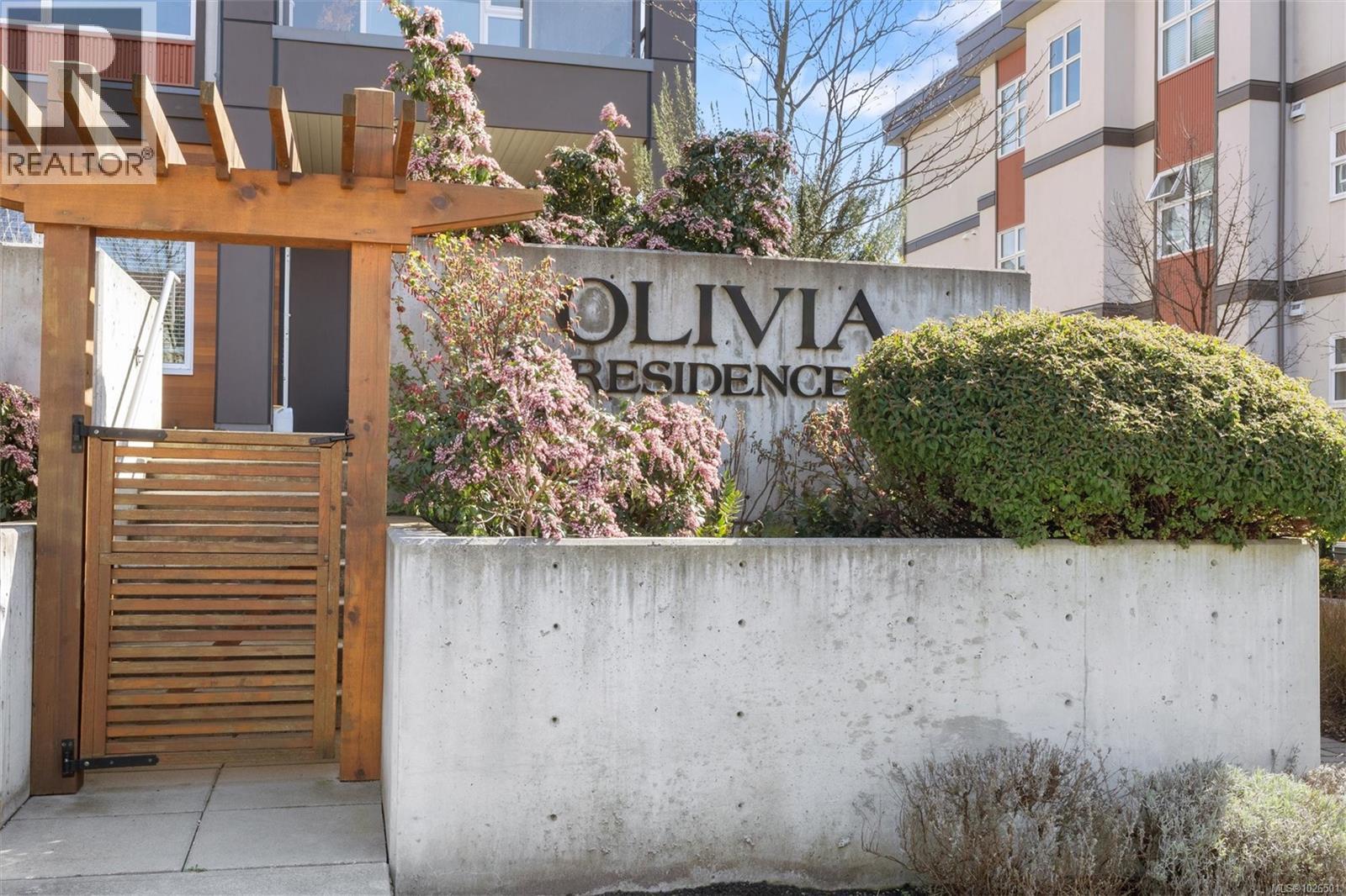 304 3333 Glasgow Ave, Saanich