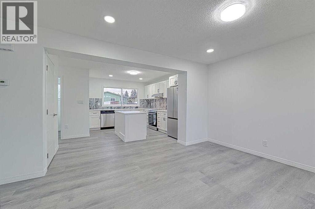 Single Family House for Sale in  Pinehill Road NE Pineridge Calgary 