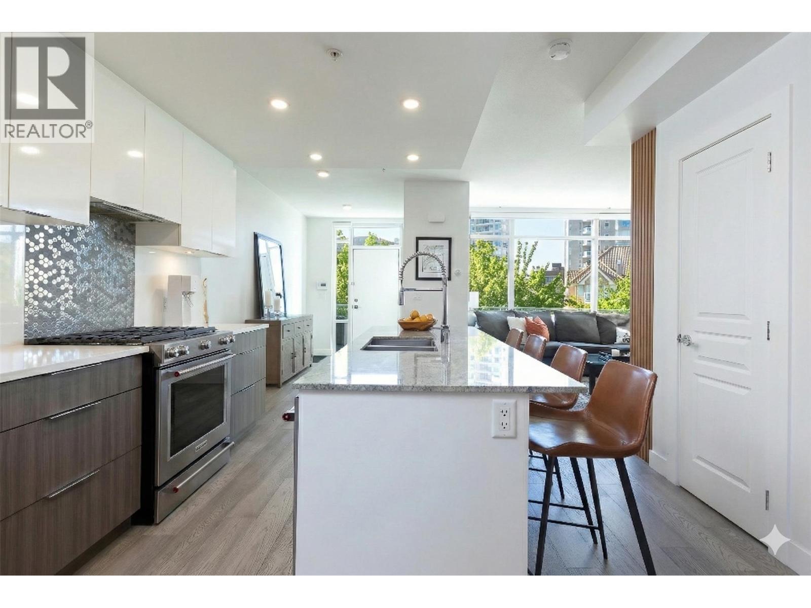 1151 Sunset Drive Unit# 103, Kelowna