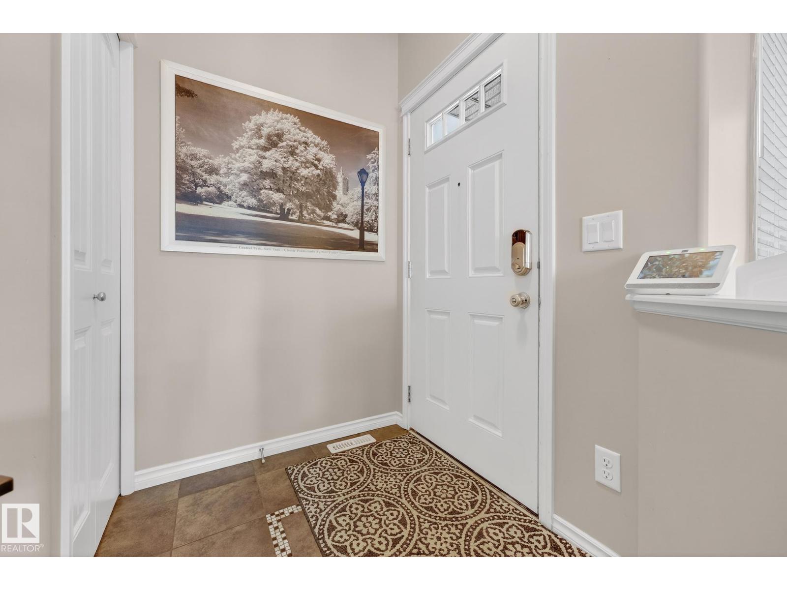 1734 63A ST SW - Photo 5 of 62, Edmonton, Alberta