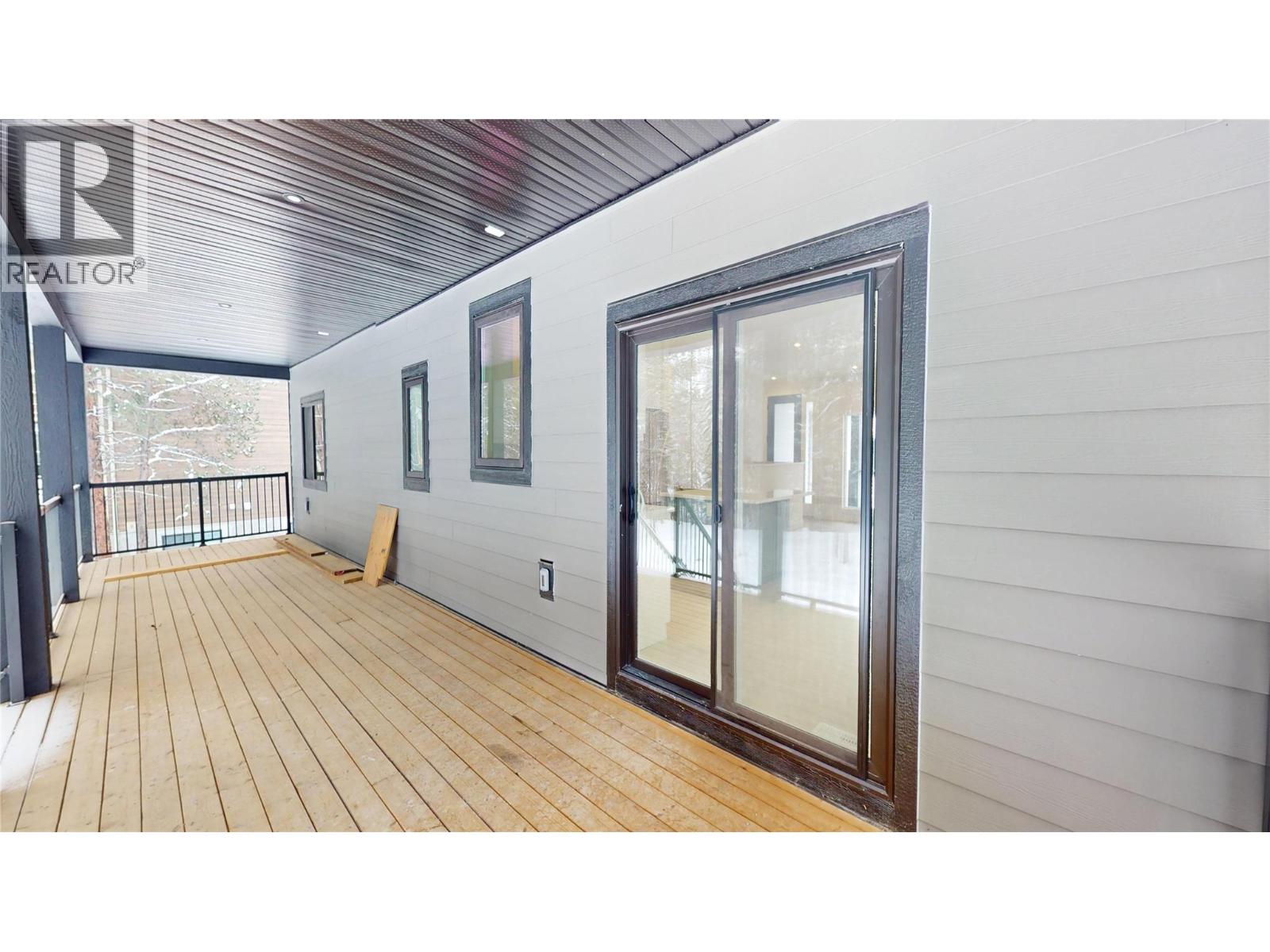 140 River Drive, Cranbrook