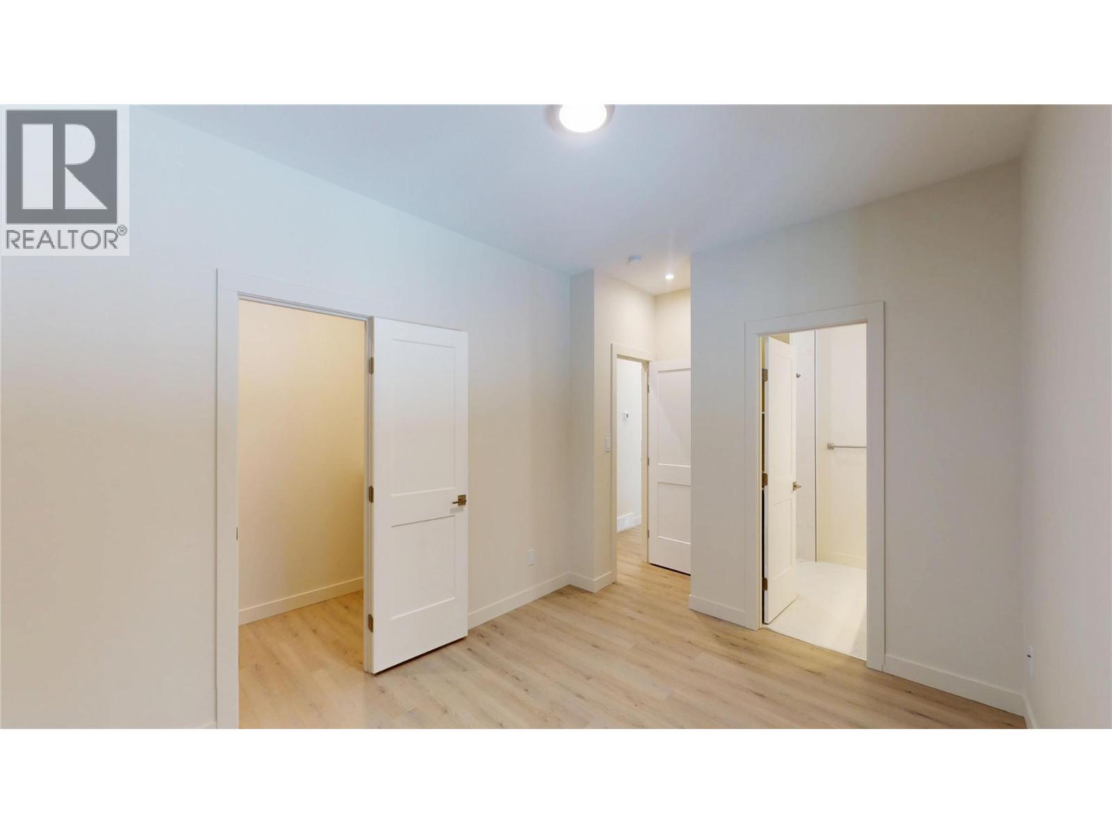 140 River Drive, Cranbrook