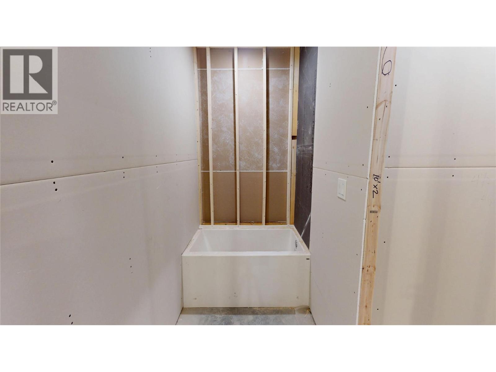 140 River Drive, Cranbrook