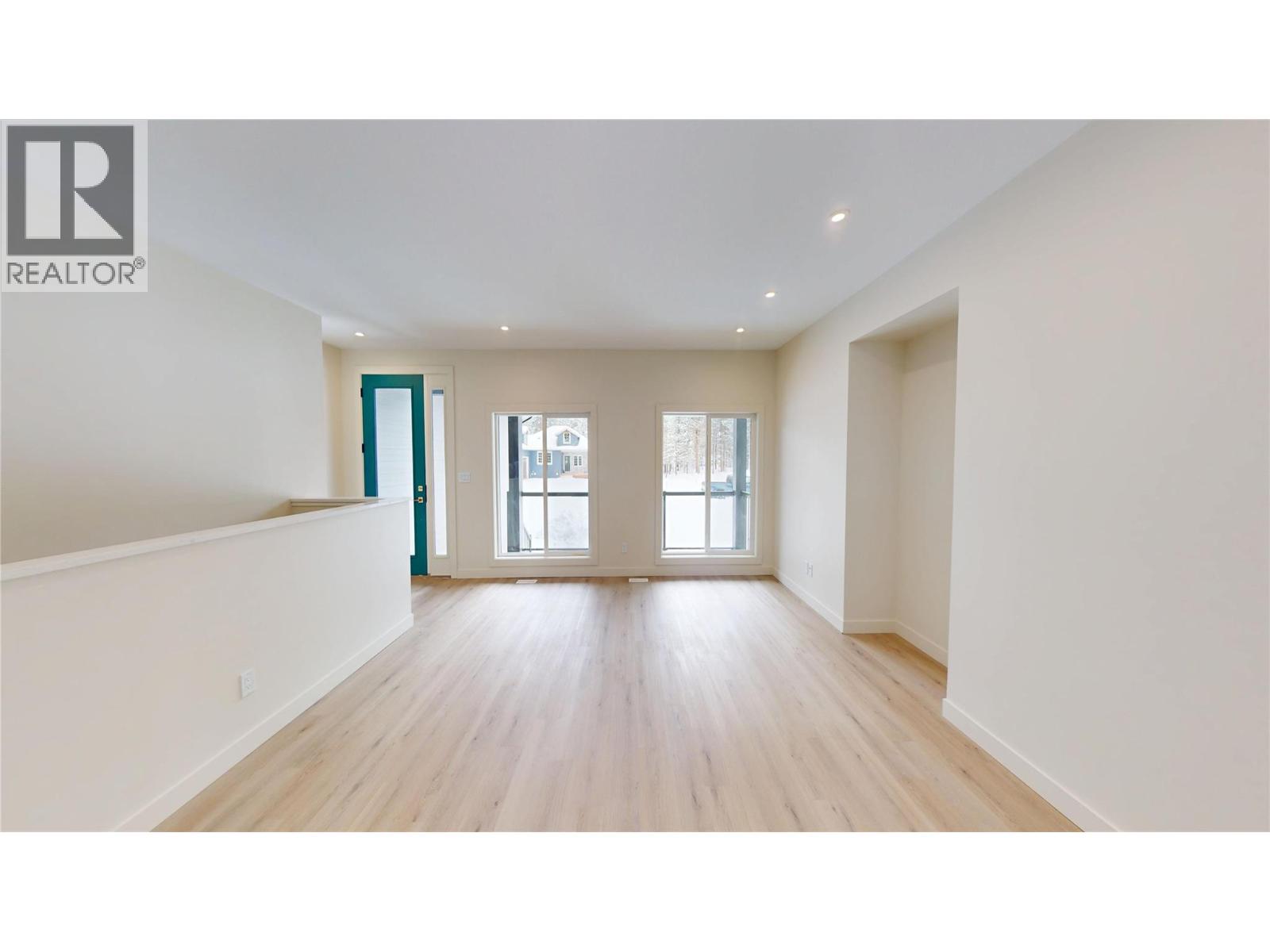 140 River Drive, Cranbrook