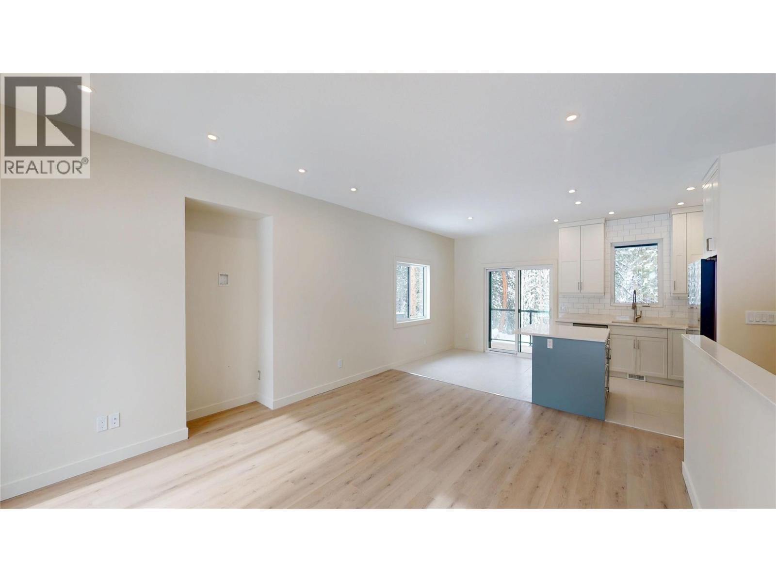 140 River Drive, Cranbrook