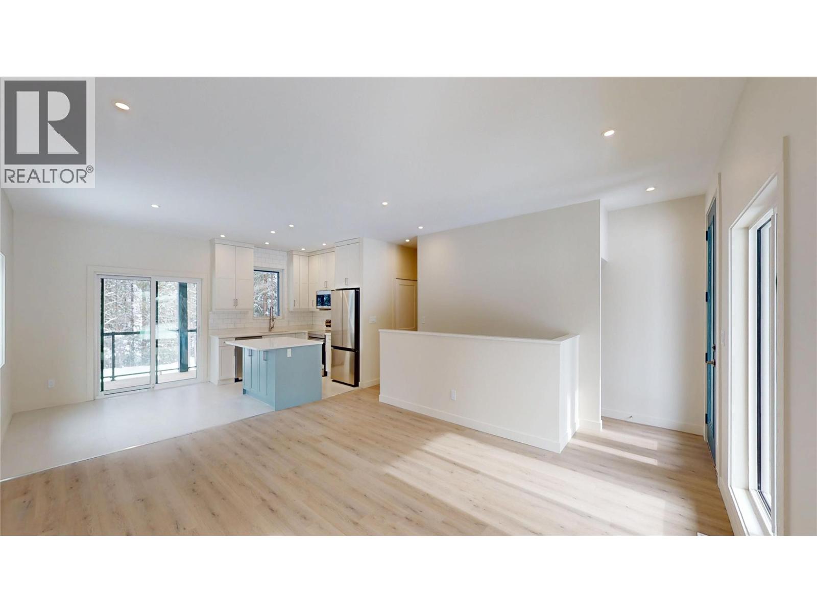 140 River Drive, Cranbrook