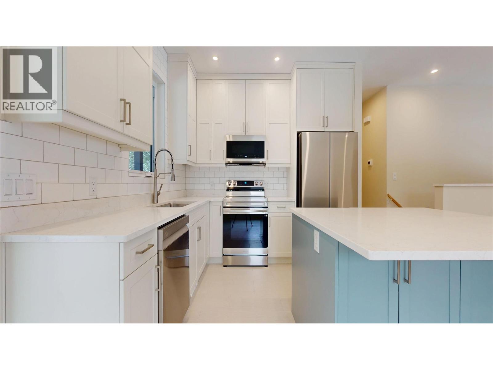 140 River Drive, Cranbrook