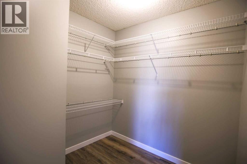 Single Family House for Sale in   Valleyview Park SE Dover Calgary 