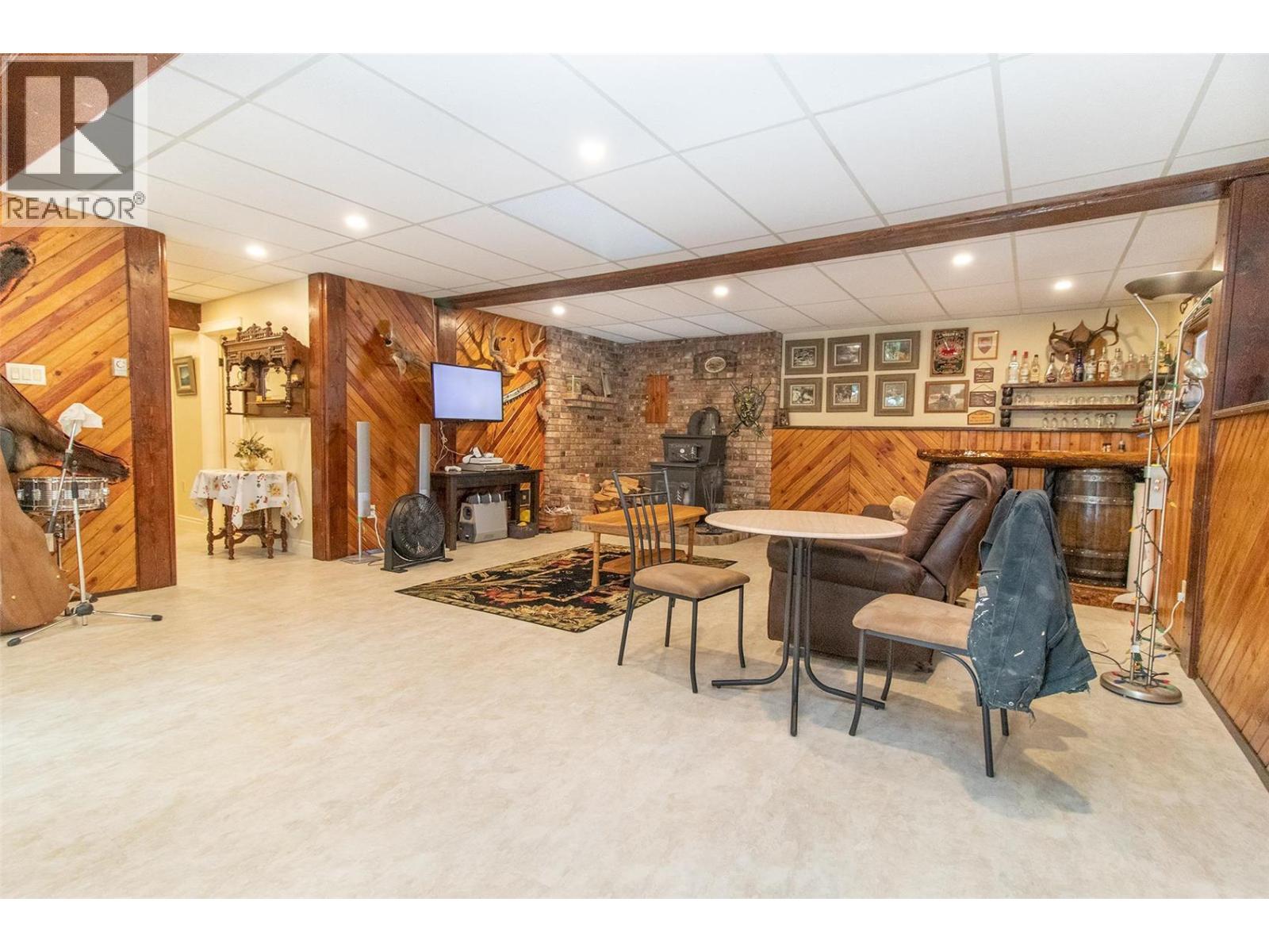  1542 Belgo Road, Kelowna