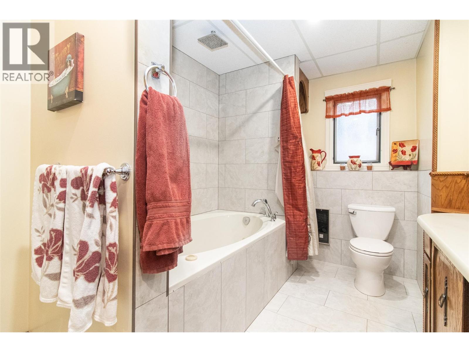  1542 Belgo Road, Kelowna