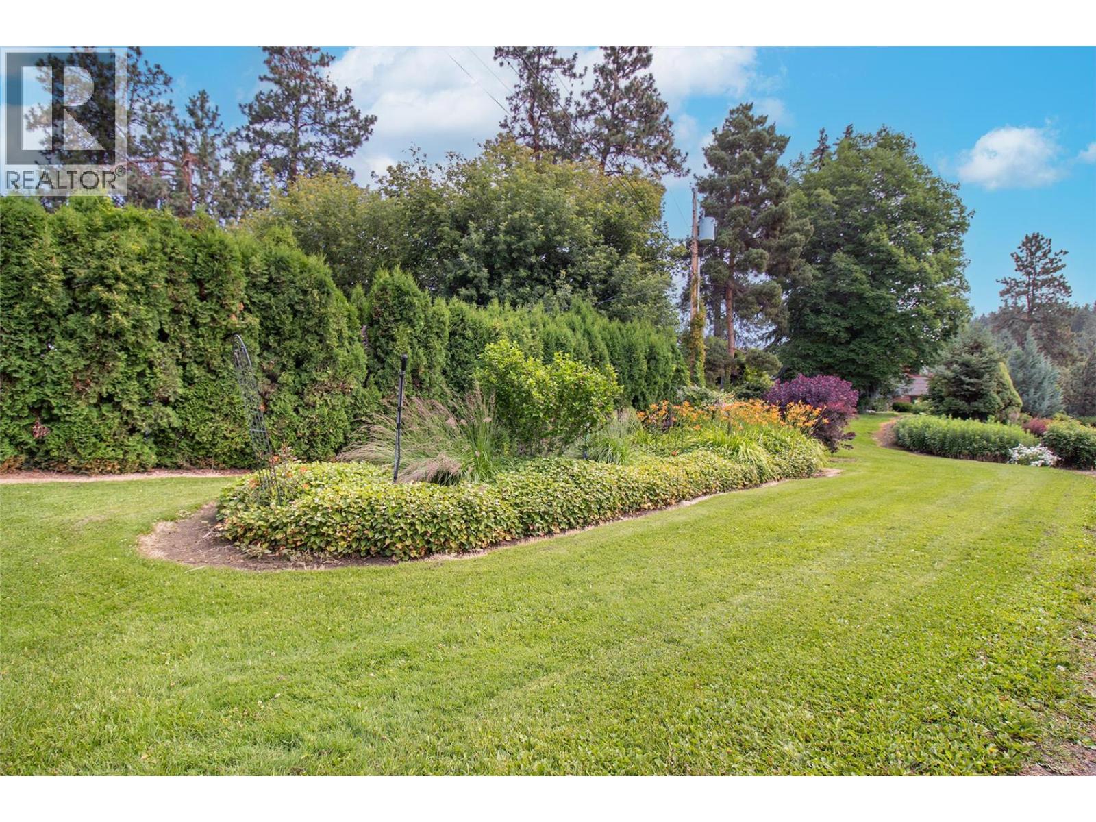  1542 Belgo Road, Kelowna