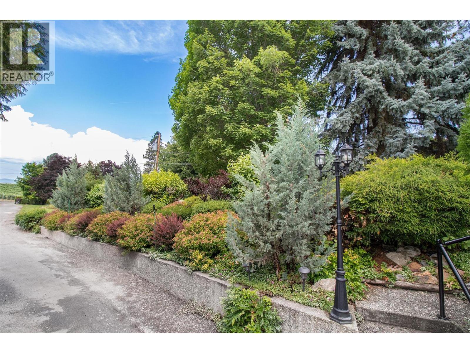  1542 Belgo Road, Kelowna