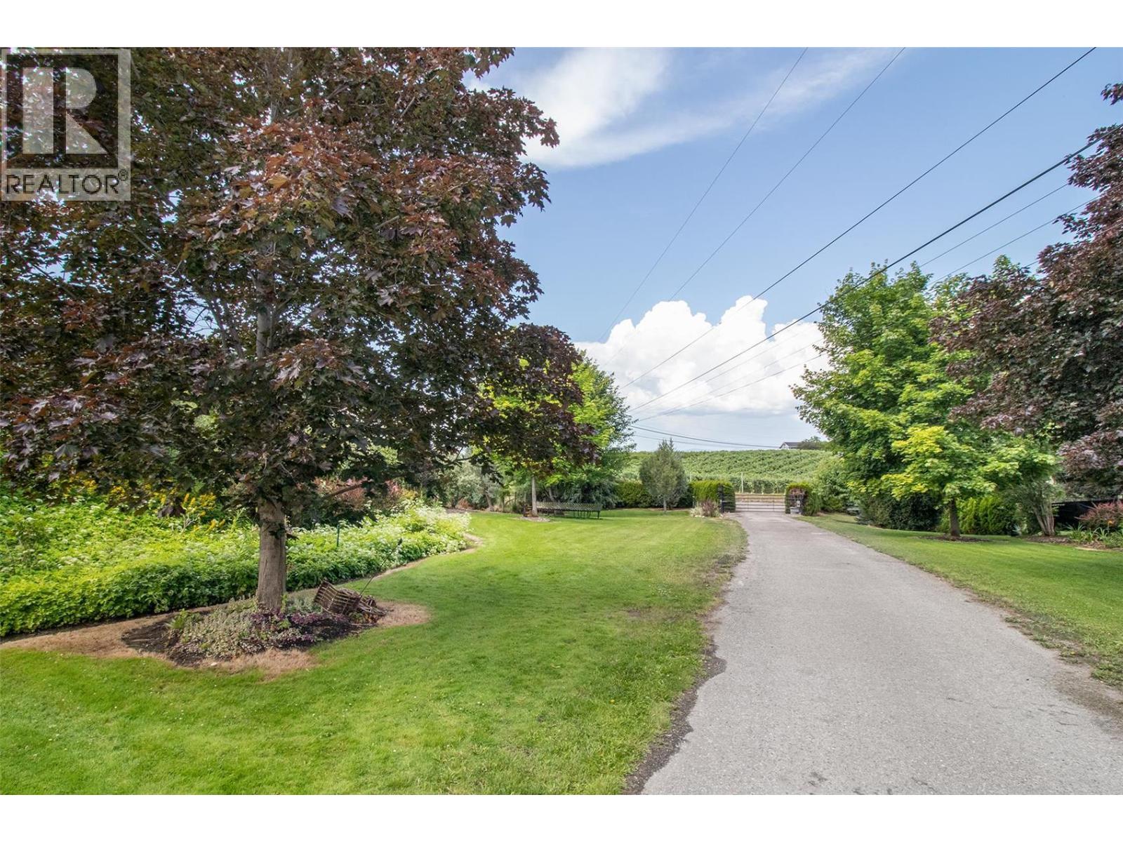  1542 Belgo Road, Kelowna