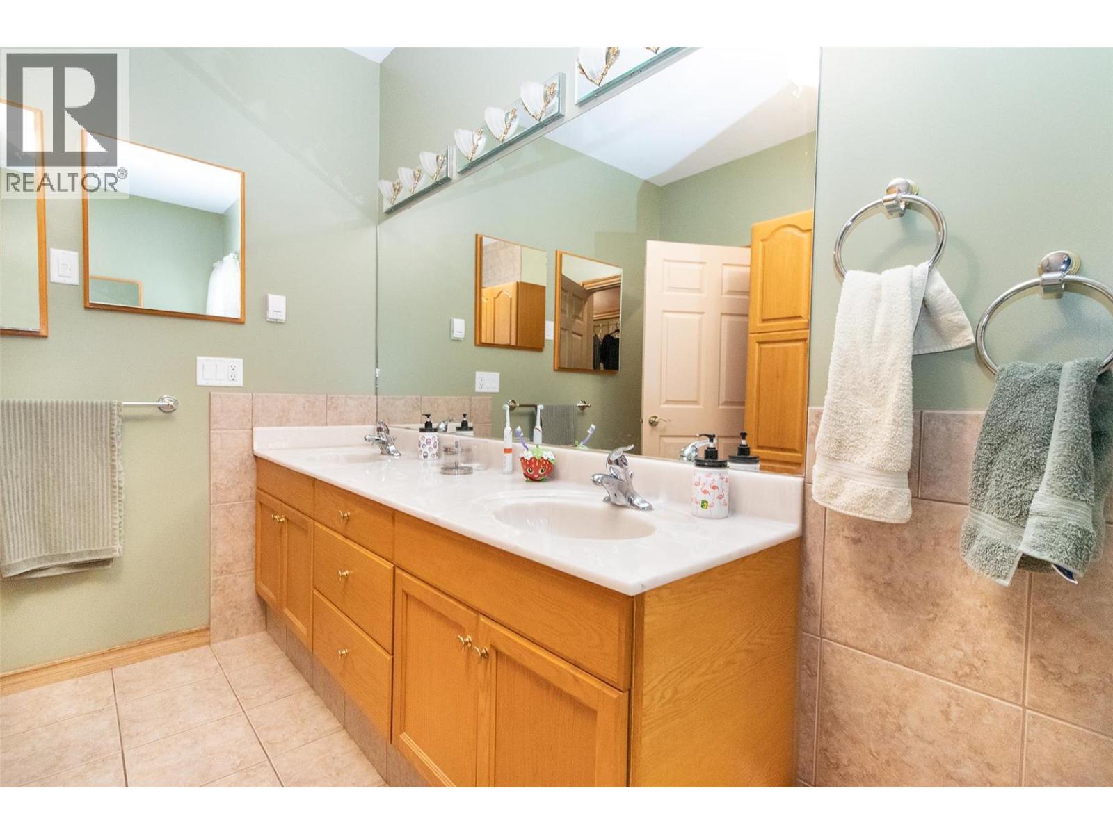  1542 Belgo Road, Kelowna