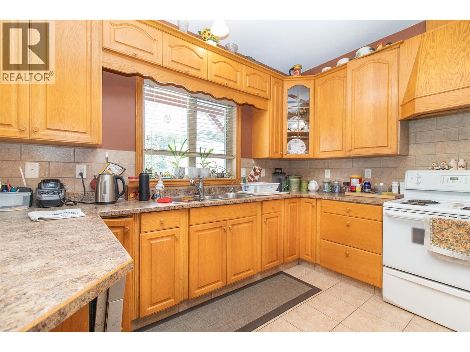  1542 Belgo Road, Kelowna